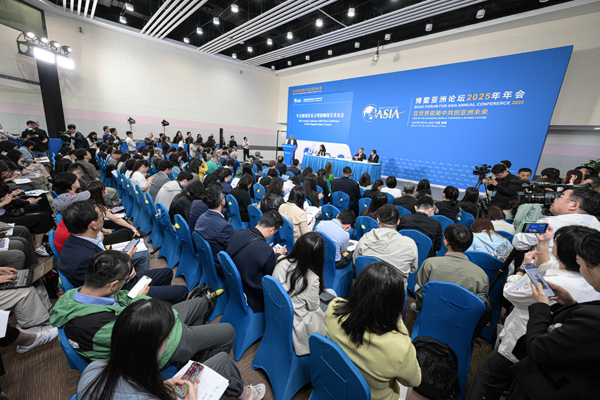 新华全媒+·博鳌亚洲论坛｜博鳌亚洲论坛2025年年会新闻发布会举行（1）XxjpsgC007223_20250325_PEPFN0A001.jpg