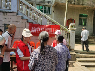 党员先锋筑防线 惠民利民暖民心—— 中国人寿荔城区支公司党员服务队助力医保政策宣讲与金融安全守护 (1)520.png